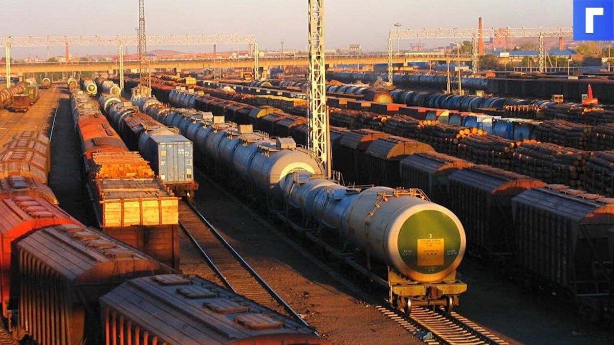 В Амурской области четыре человека погибли при лобовом столкновении грузовых поездов
