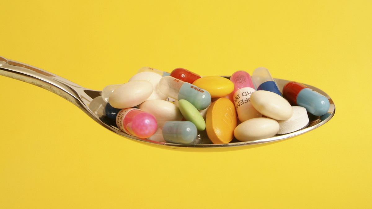 «И будет вам счастье!»: Мясников объяснил, чем заменить аптечные витамины