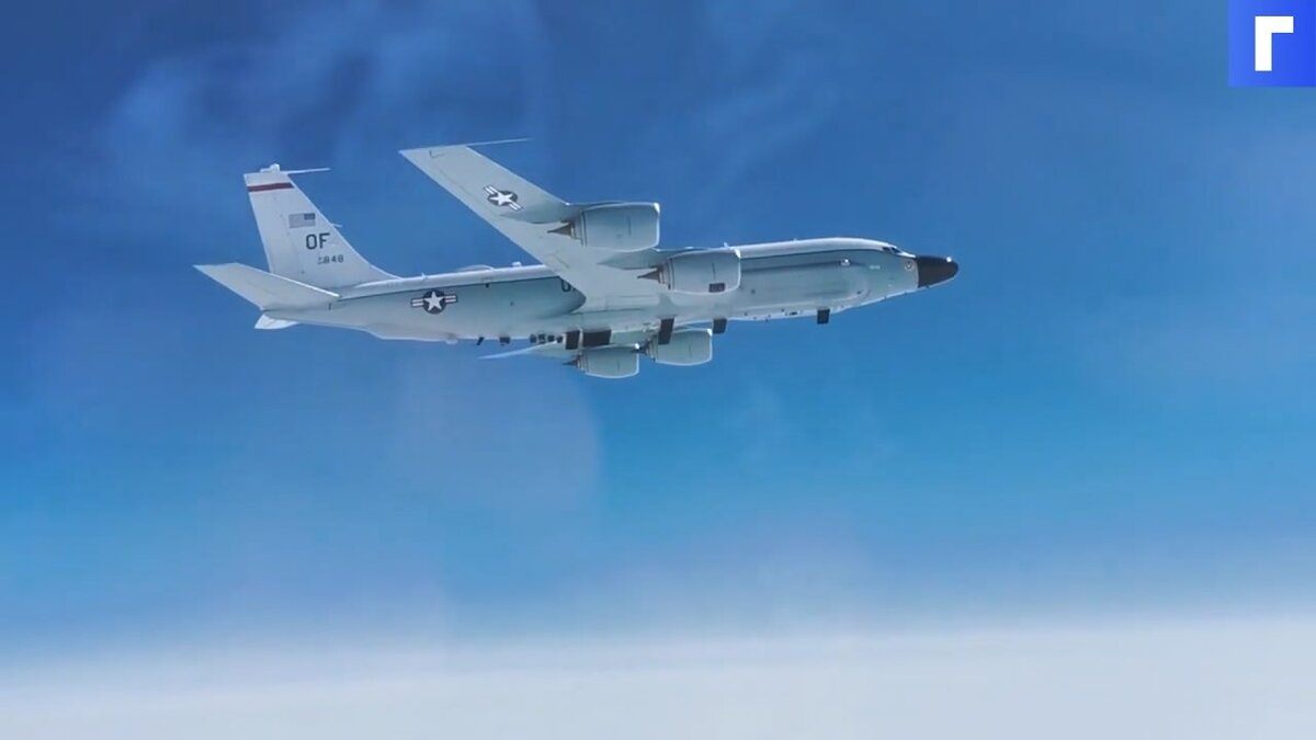 Российский МиГ-31 сопроводил американский самолет-разведчик над Тихим океаном