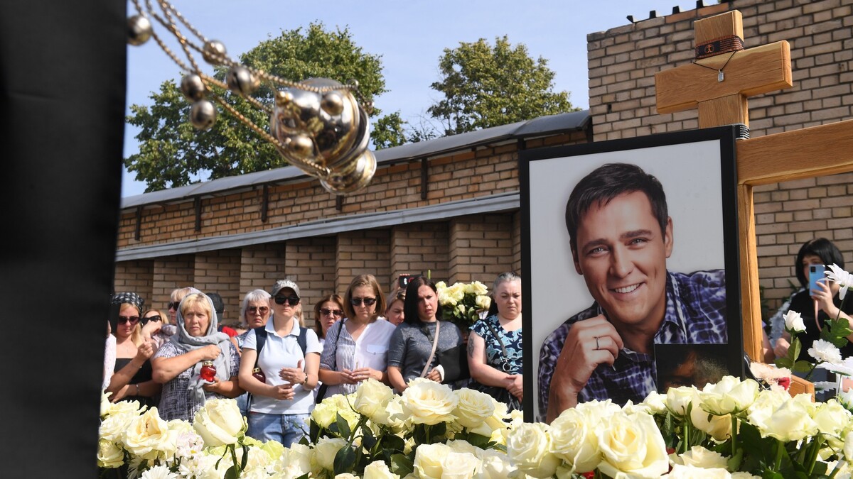 Никаких белых роз: каким будет памятник Юрию Шатунову (фото)