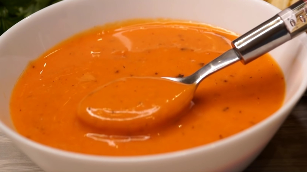 За этой подливкой в советских столовых выстраивались очереди: готовили ее так