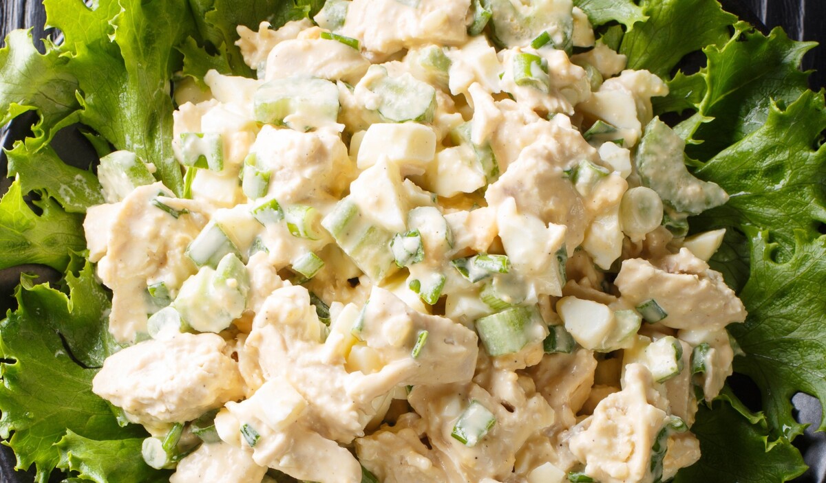 Самый мясной салат к 23 февраля: мужчины от него без ума Самый мясной салат к 23 февраля: мужчины от него без ума