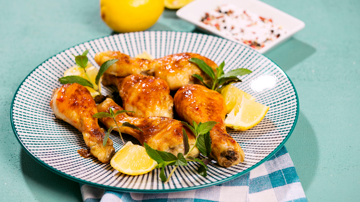 Один ингредиент сделает жареную курицу нежнее пломбира: добавьте в маринад