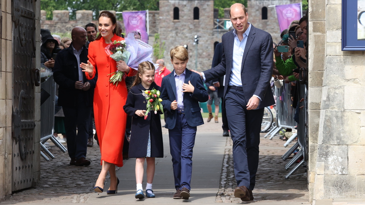 Дорога к знаниям: дети принца Уильяма и Кейт Миддлтон идут в школу