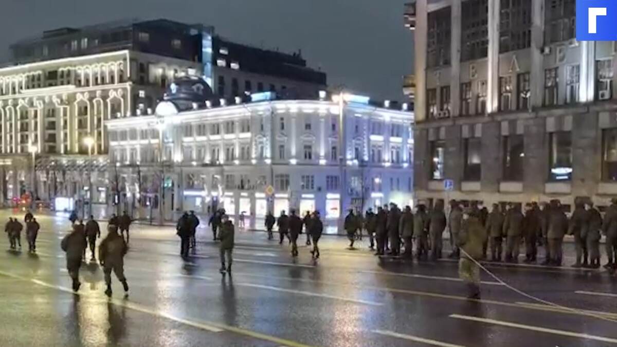 На Красной площади в Москве провели тренировку к параду Победы