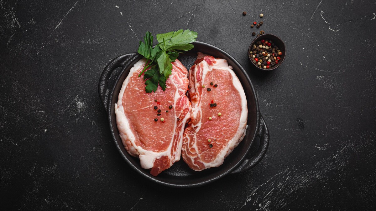 Свинину совершенно зря долгое время обходят стороной: главный миф о вреде мяса развенчан