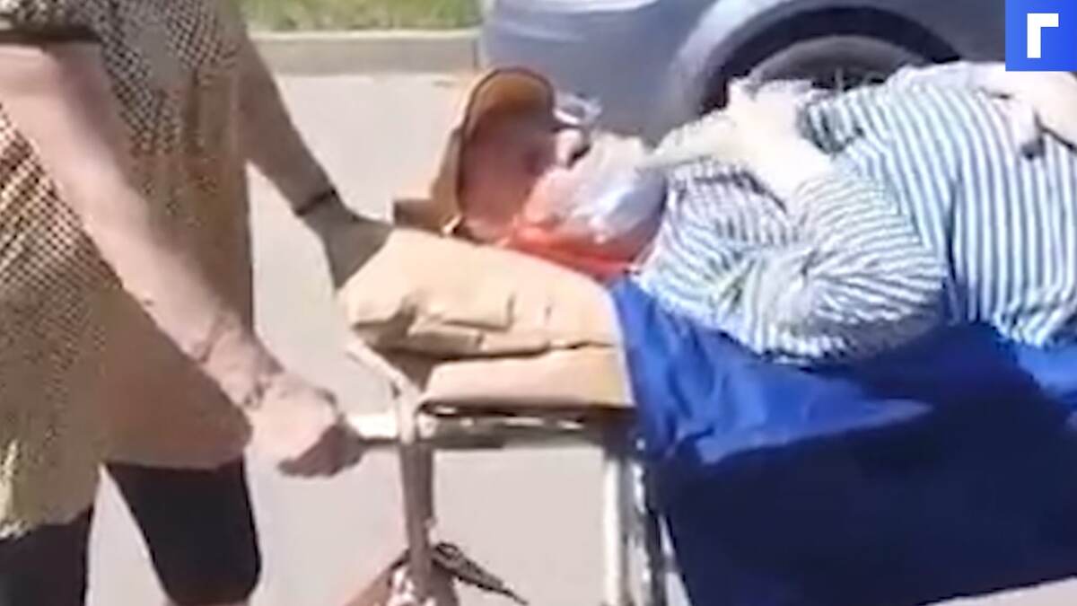 В Кстове инвалиду отказали в транспортировке – жена везла его на каталке несколько километров В Кстове инвалиду отказали в транспортировке – жена везла его на каталке несколько километров