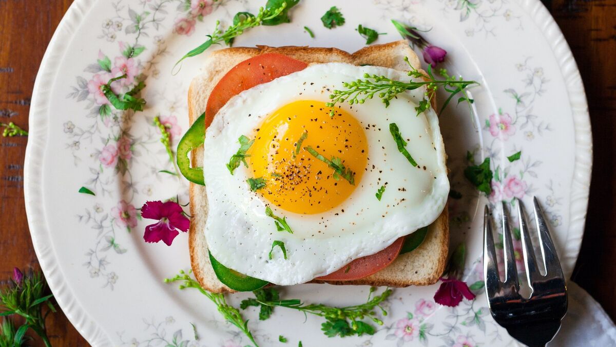 Шикарный завтрак из яиц за 10 минут: вместо надоевшей глазуньи
