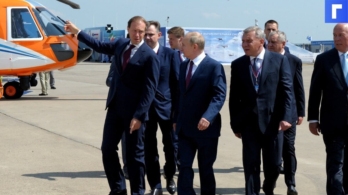 Путин на МАКС-2021 осмотрел новый российский истребитель
