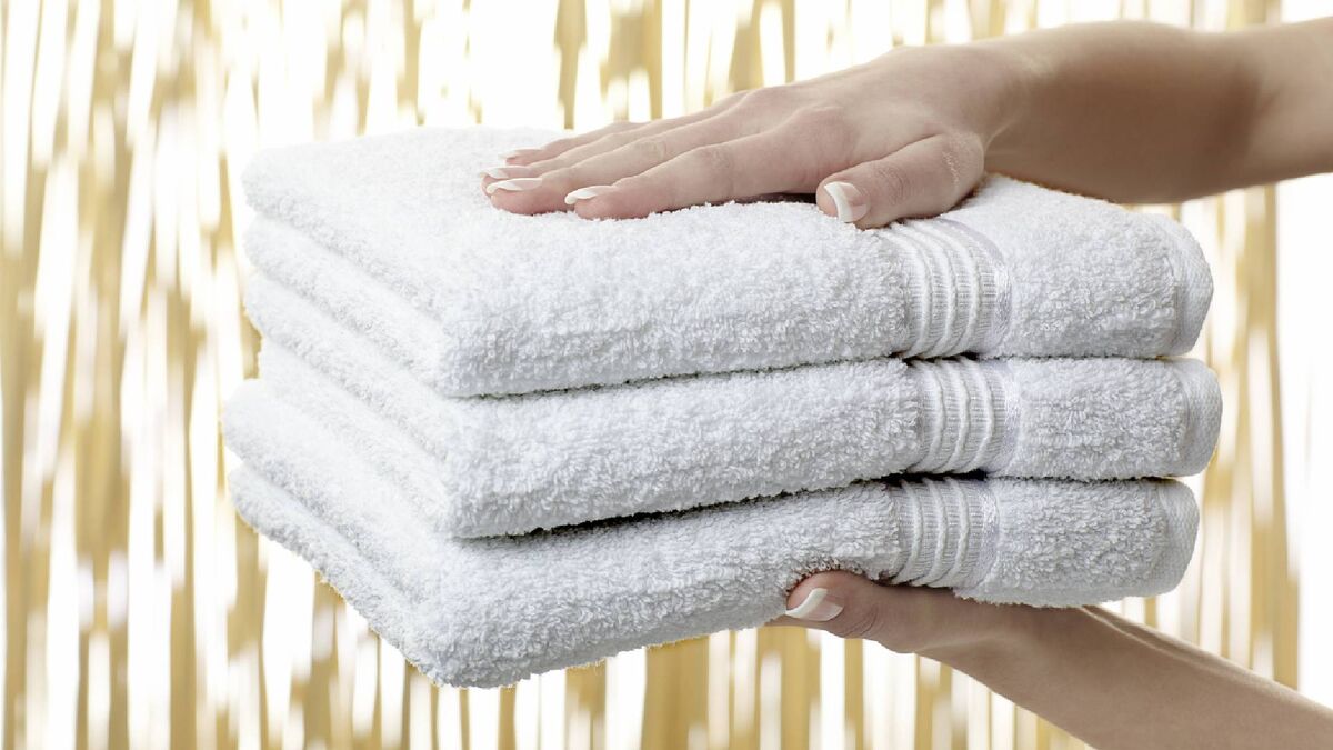 Махровые полотенца будут мягче пуха: гладить изделия нужно именно так
