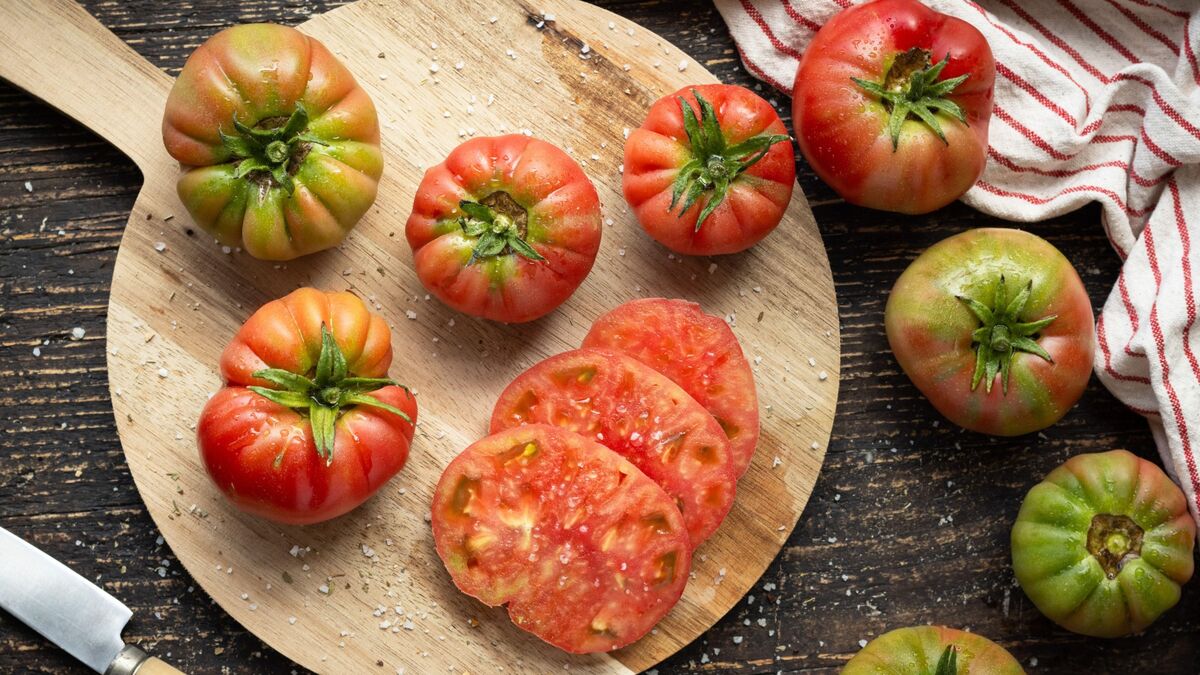 Пятна на помидорах появляются неспроста: вот почему они краснеют неравномерно