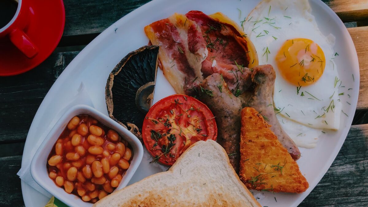 Вовсе не овсянку: вот что на самом деле едят англичане на завтрак