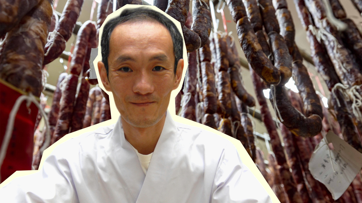 Японская колбаса «с сюрпризом» ввергает туристов в ужас: пробуют только самые рисковые