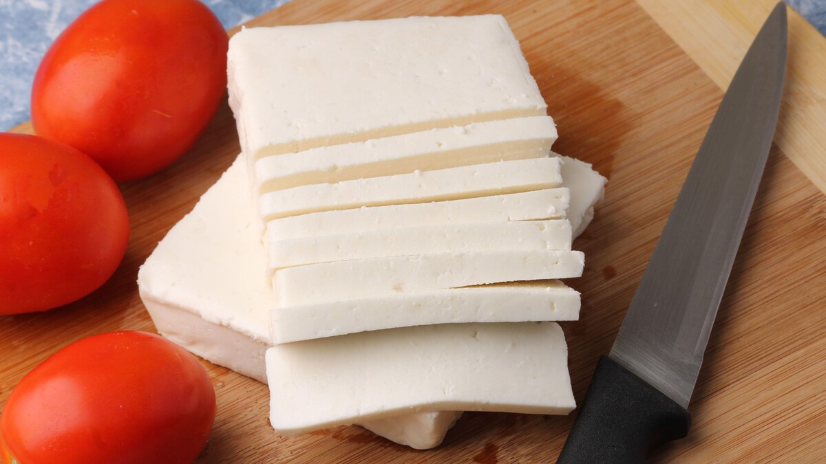 Дорогущий продукт из простых ингредиентов: как приготовить адыгейский сыр Дорогущий продукт из простых ингредиентов: как приготовить адыгейский сыр