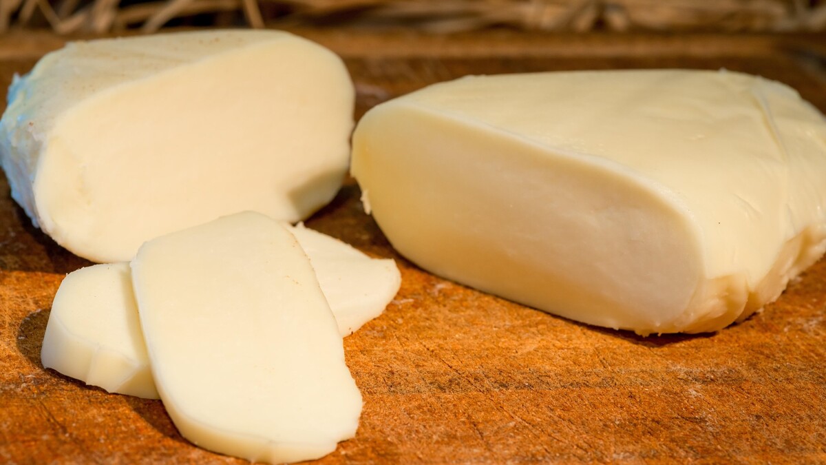 Попросят добавки: старинный рецепт домашнего сыра, который сведет с ума ваших близких