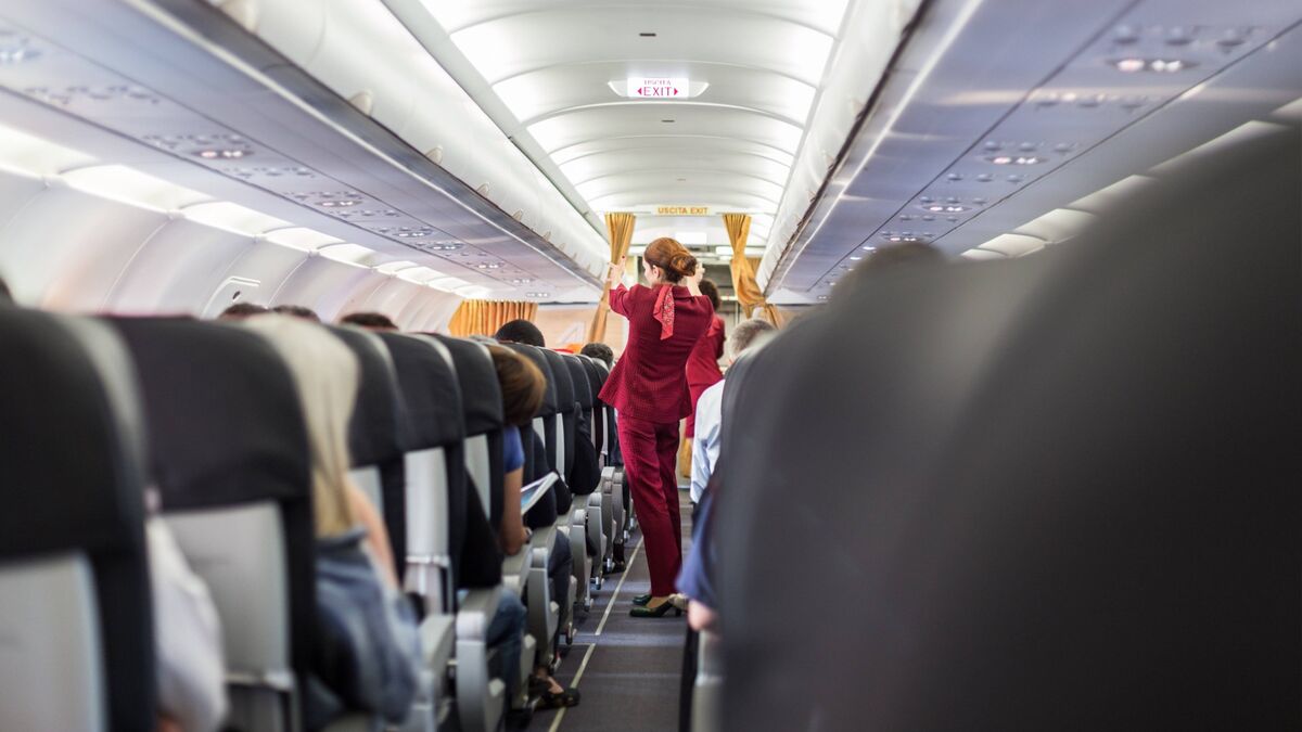 Этот трюк позволит получить лучшее обслуживание на борту самолета: совет стюардессы