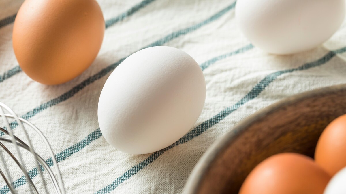 Вот зачем хитрые хозяйки вытирают яйца уксусом: вовсе не от микробов