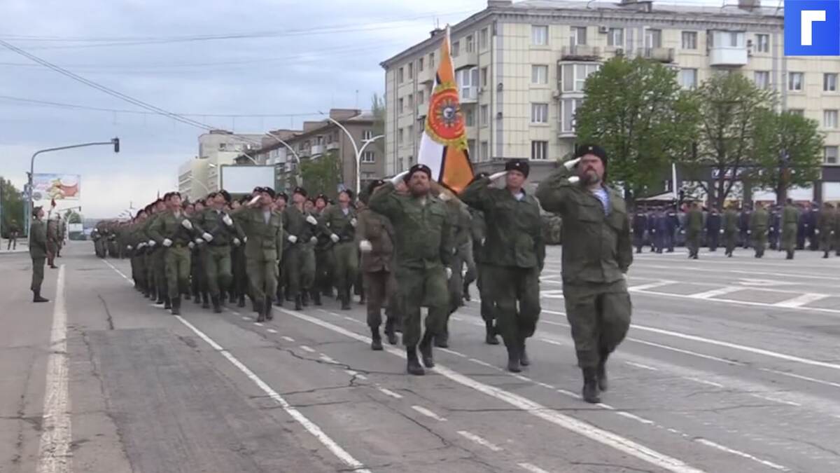 Свыше 2 тысяч человек поучаствовали в репетиции парада Победы в Луганске