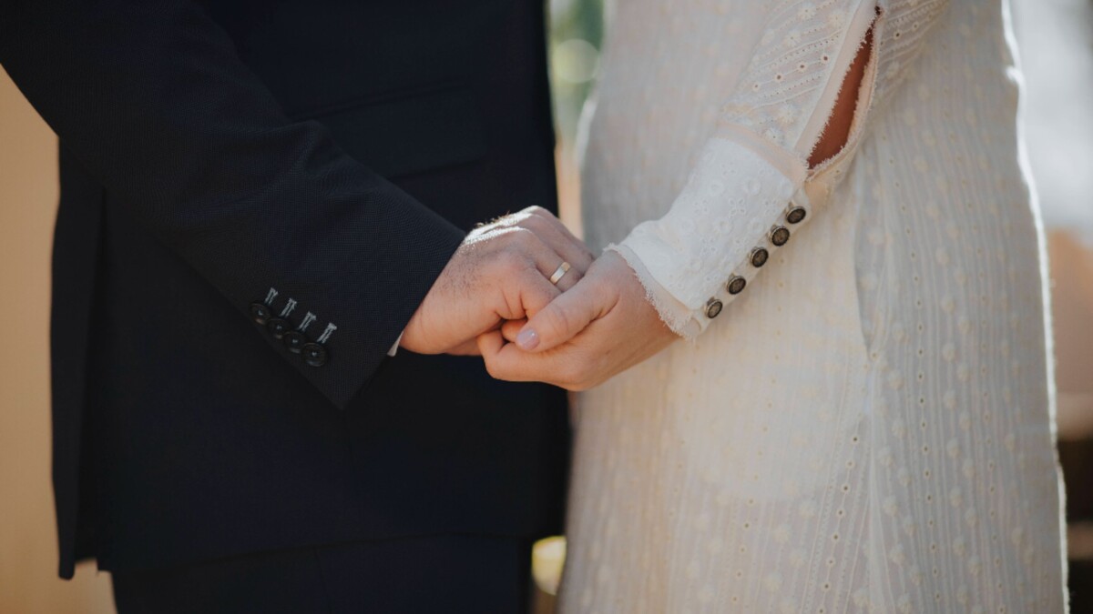 Свадьба на грани срыва: жадный жених нашел жуткий способ сэкономить на обручальном кольце