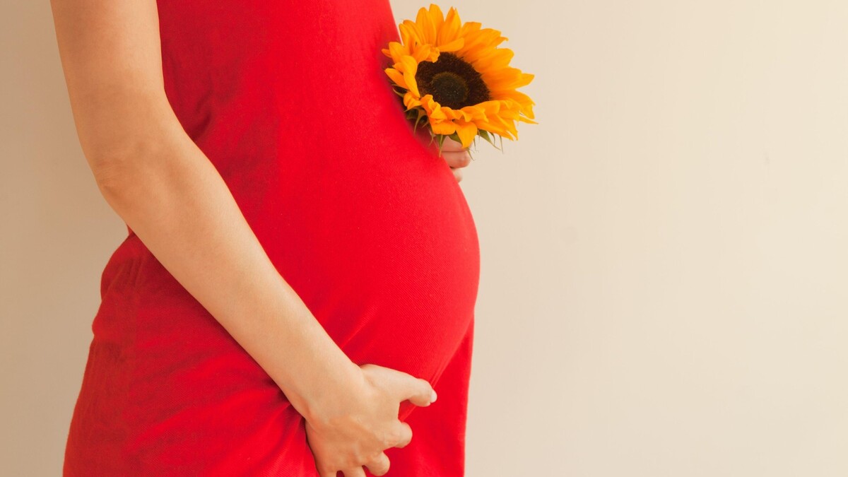 Родила после менопаузы: женщина неожиданно для себя стала матерью