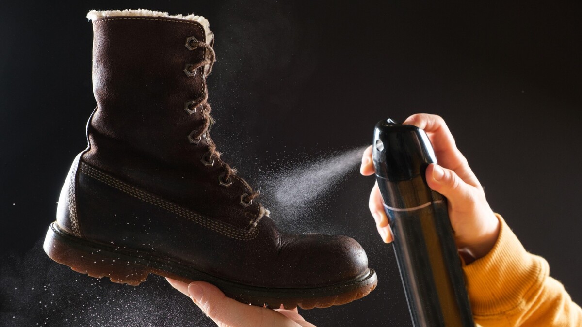 Это копеечное средство защитит вашу обувь от влаги: забудьте о покупных спреях