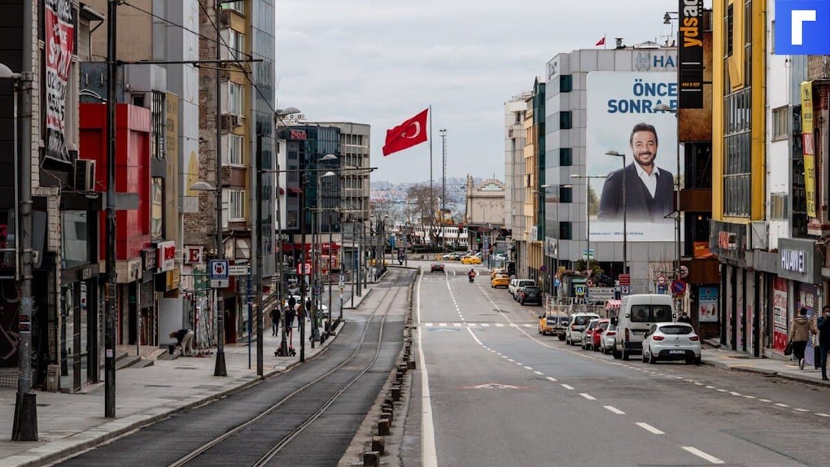 В большинстве провинций Турции ввели комендантский час по выходным