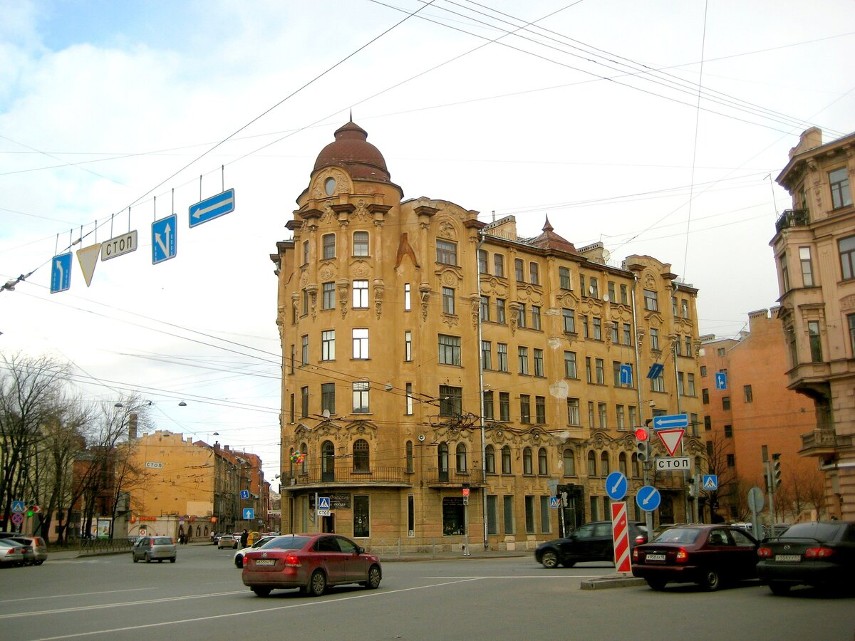 В Петербурге горел дом Басевича, проект реконструкции которого разработала студия Григорьева
