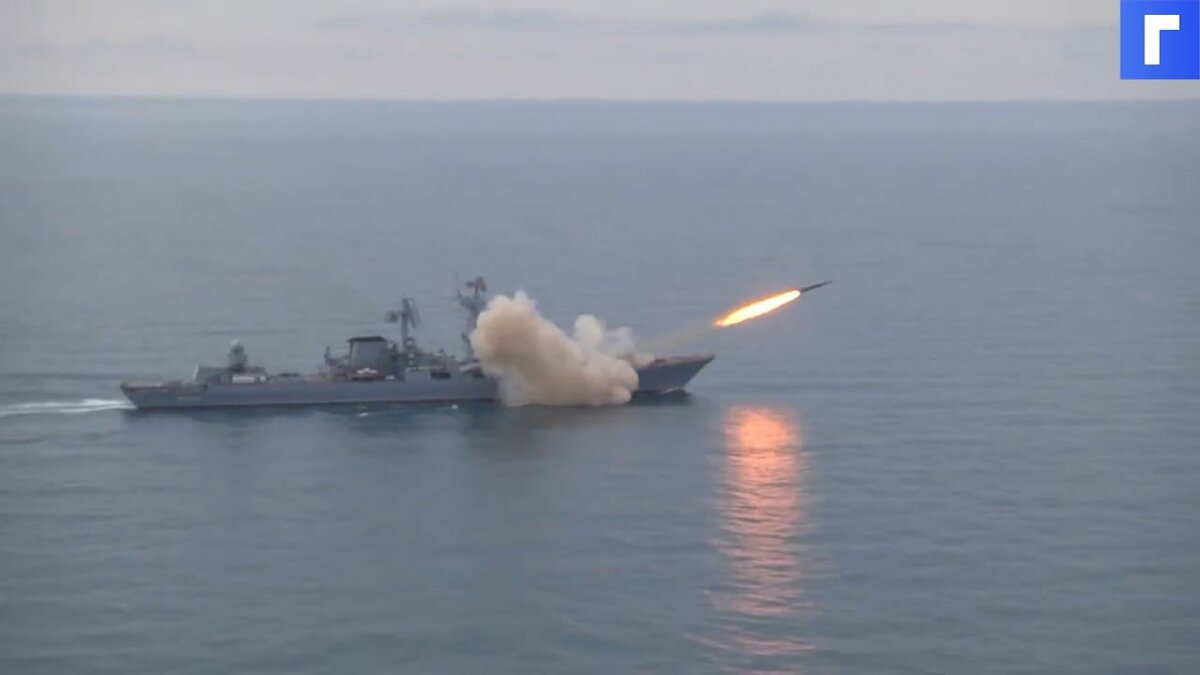 Ракетный крейсер «Москва» впервые выполнил стрельбу комплексом «Базальт» в Черном море