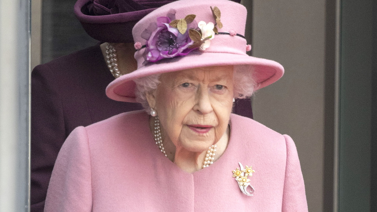 «Навсегда связаны»: Елизавета II поздравила персонал лондонской больницы
