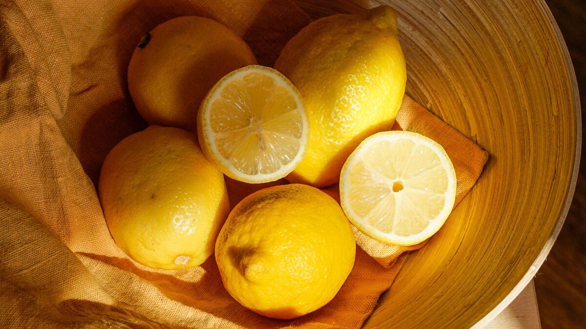 Сморщенный лимон еще можно спасти: за одну ночь вернется в прежнюю форму
