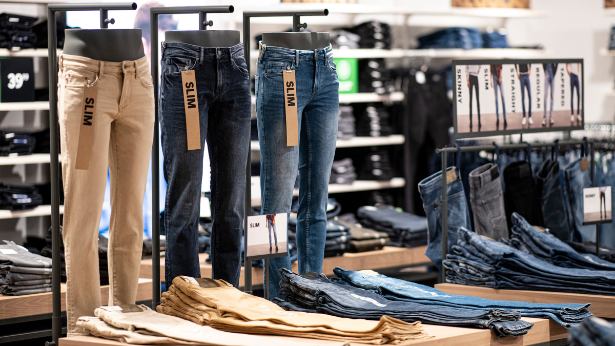 Кое-что для мужчин: самые актуальные джинсы этой осени