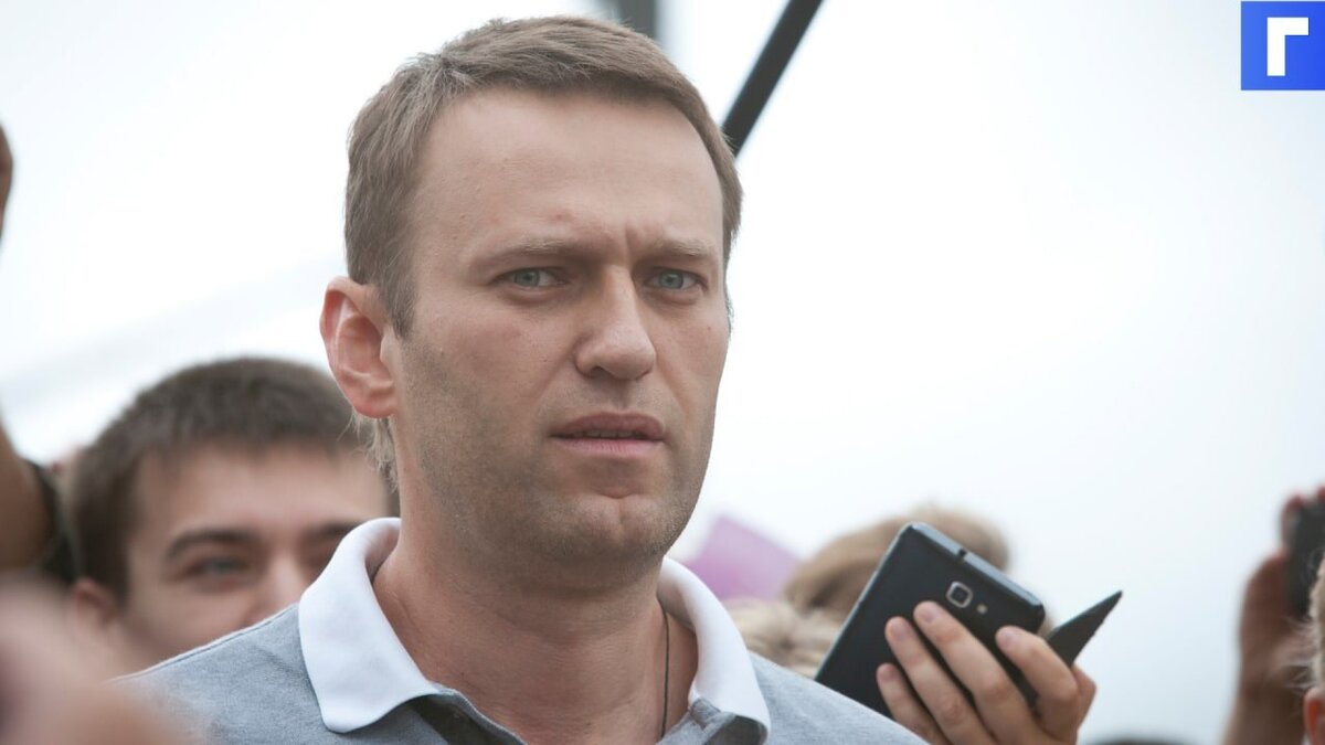 Самолет с Навальным перенаправлен из Внуково в Шереметьево