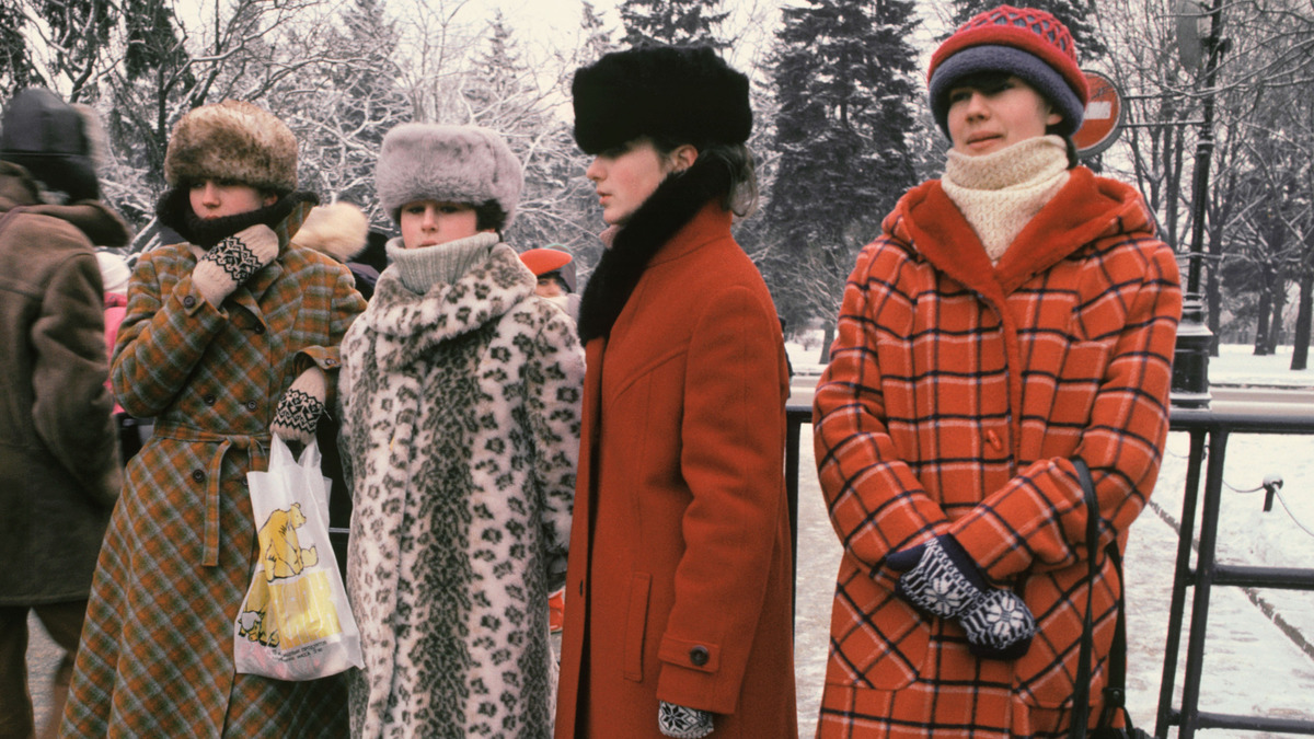 Советские модницы не зря опасались выходить в этом из дома: крали даже у всех на виду