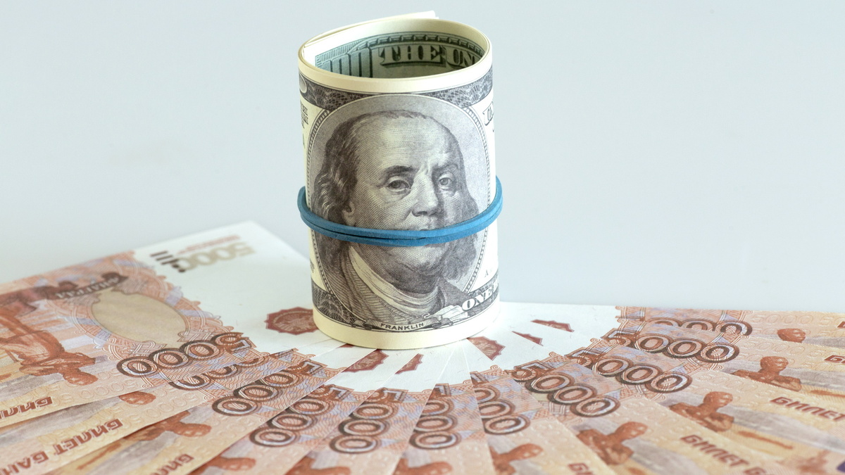 Россиянам рассказали, чего ждать от цен при укреплении рубля