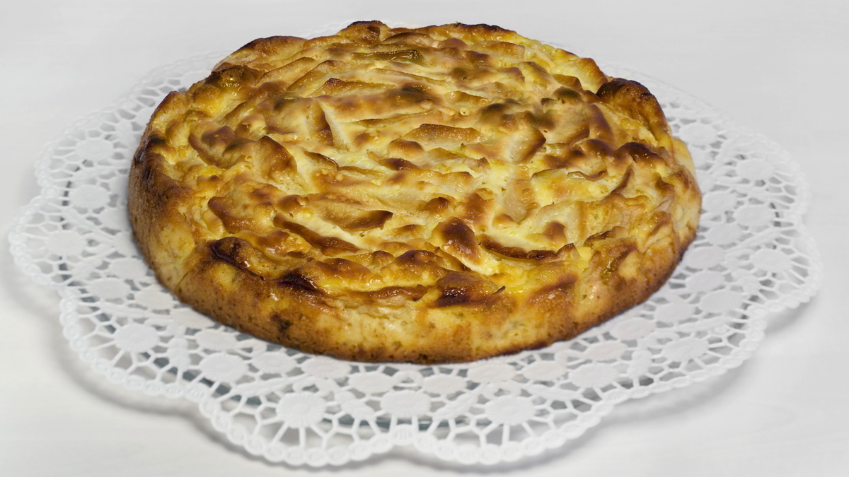 Как приготовить классический яблочный пирог в духовке: нехитрый рецепт