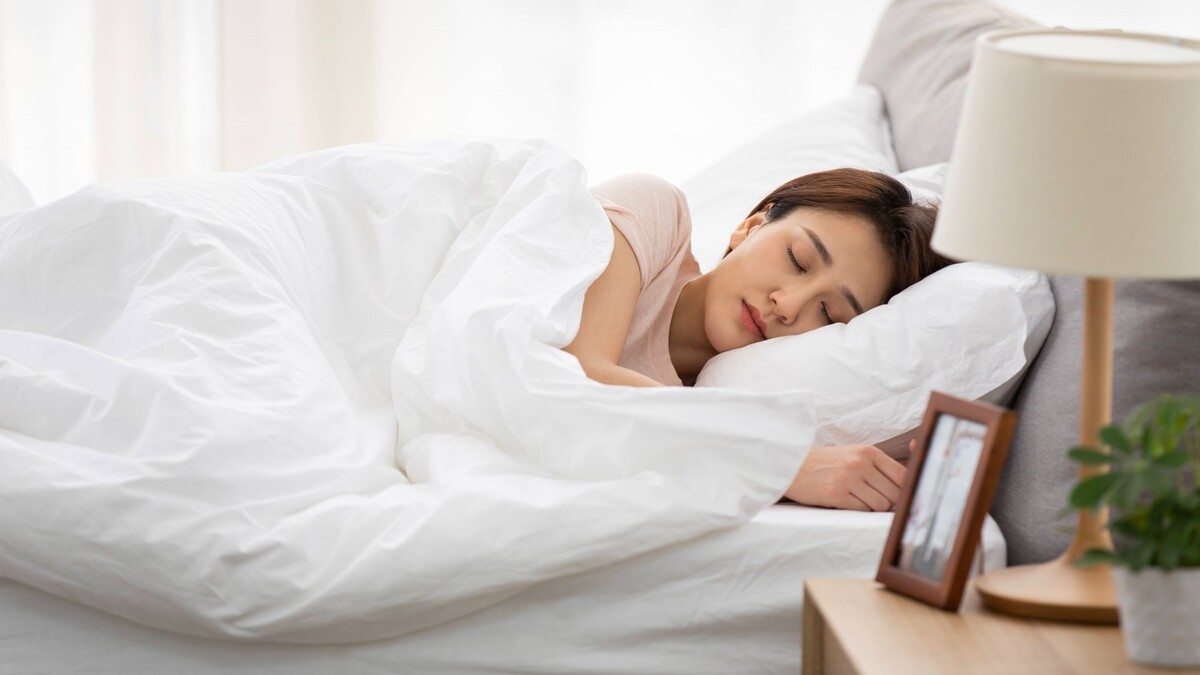 На каком боку полезнее спать: мнение врача вас удивит