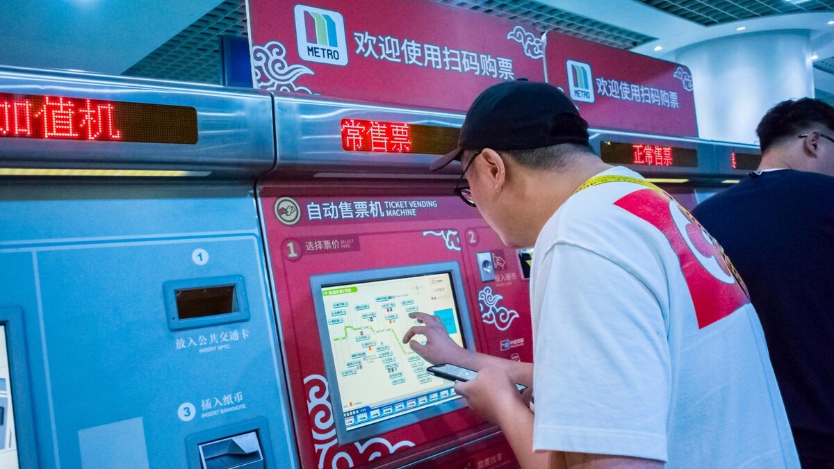 Вот как оплачивают проезд в метро китайцы: не каждый россиянин на такое пойдет