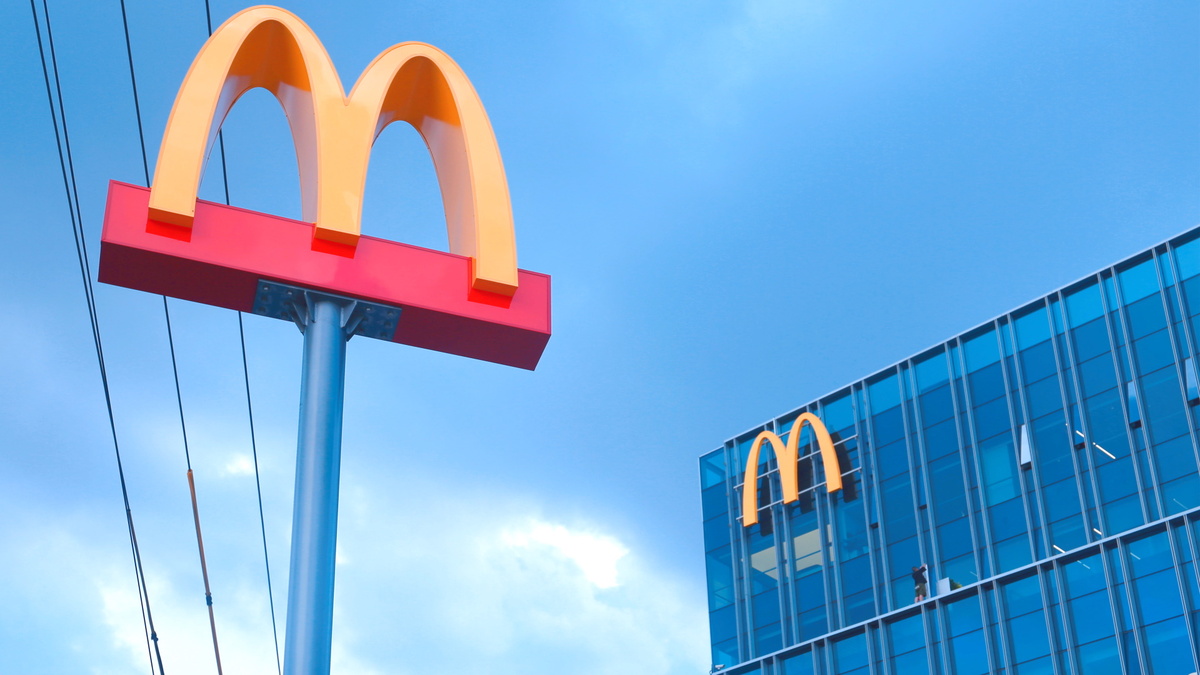 Владельцы российского McDonald's выбрали новое название для ресторанов сети
