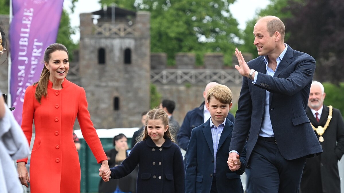 Спортивная принцесса: принц Уильям рассказал, что его дочь мастерски играет в футбол