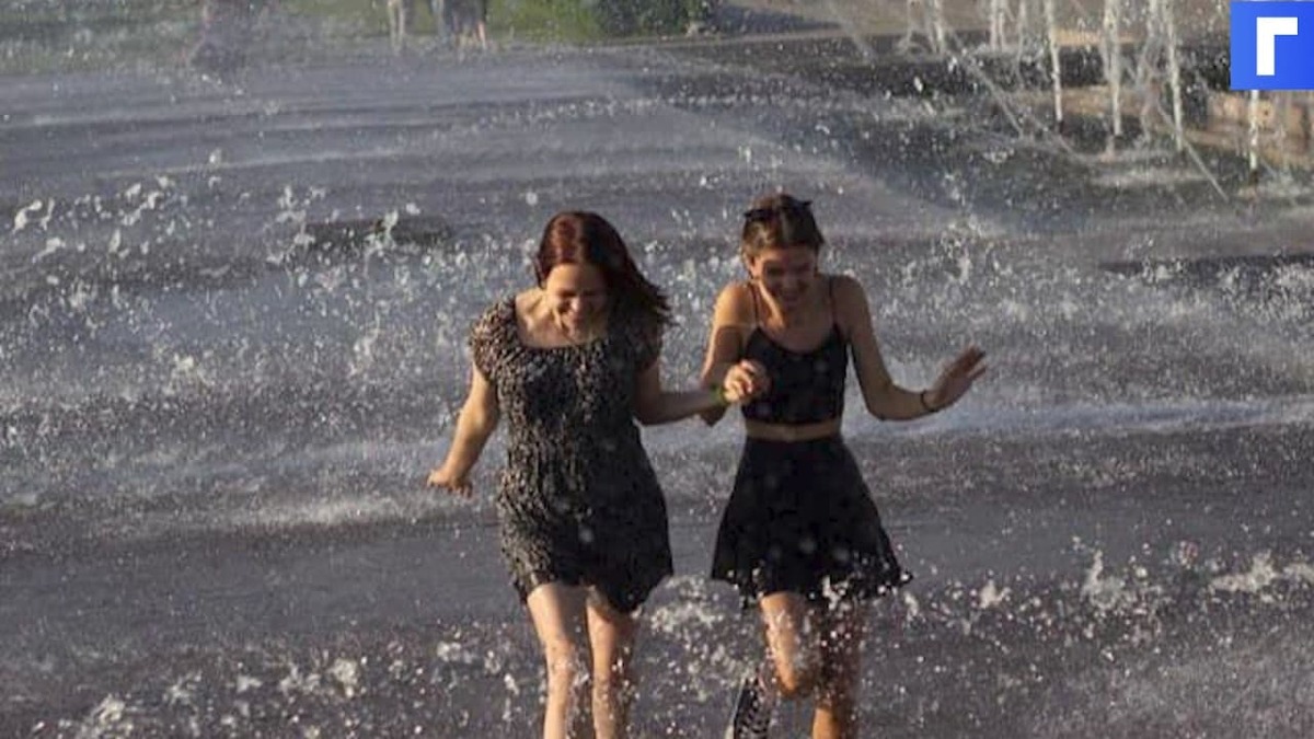 Петербургский Водоканал призывает горожан не купаться в фонтанах
