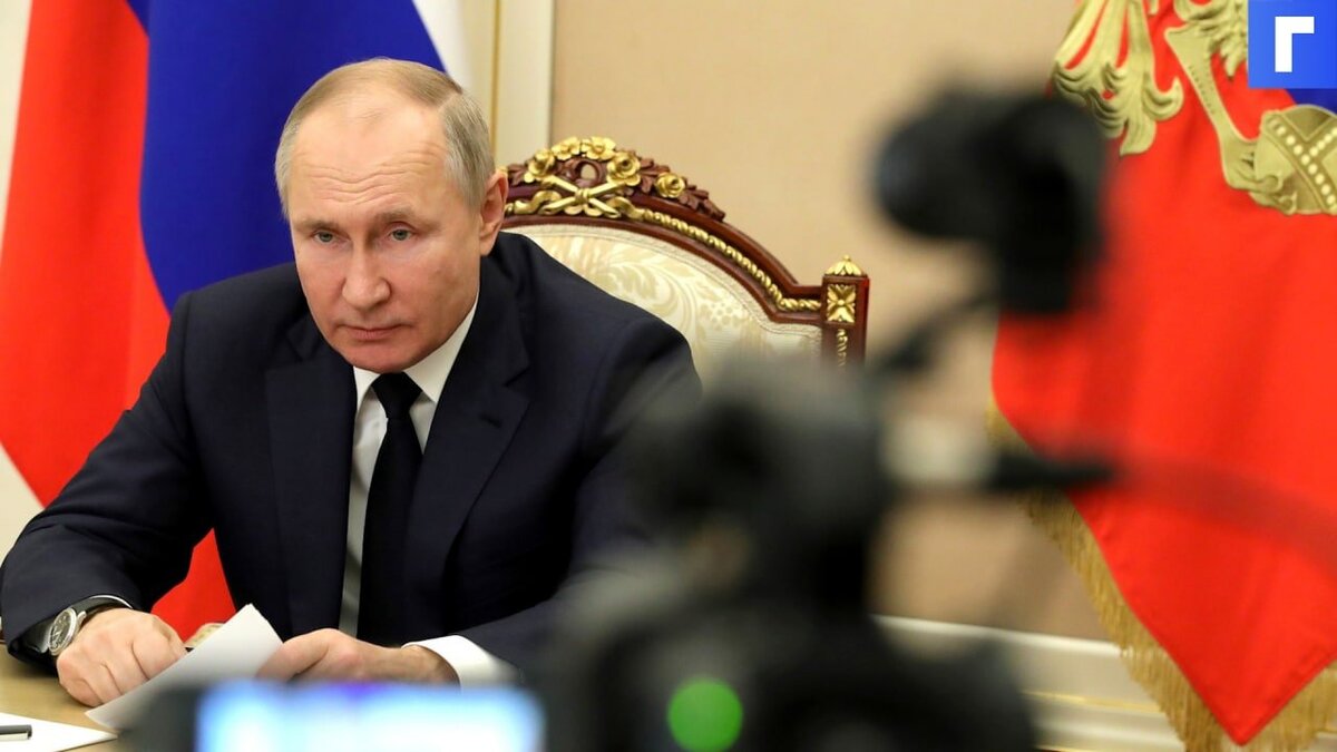 Путин поручил принять закон о плавающих ставках по кредитам 