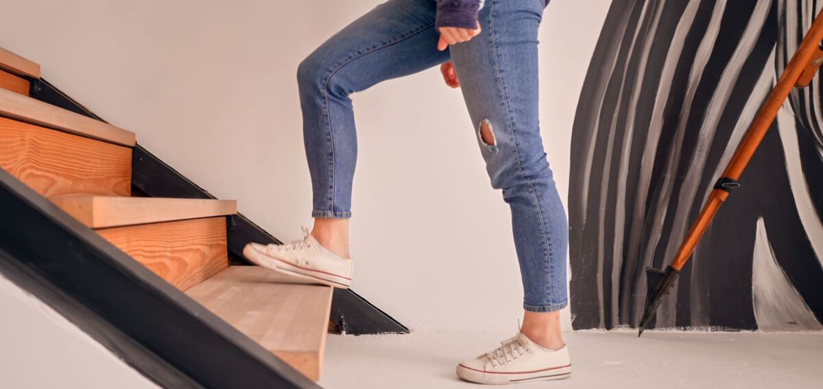 Половина женщин не умеет сочетать джинсы и кроссовки: проверьте, есть ли вы среди них