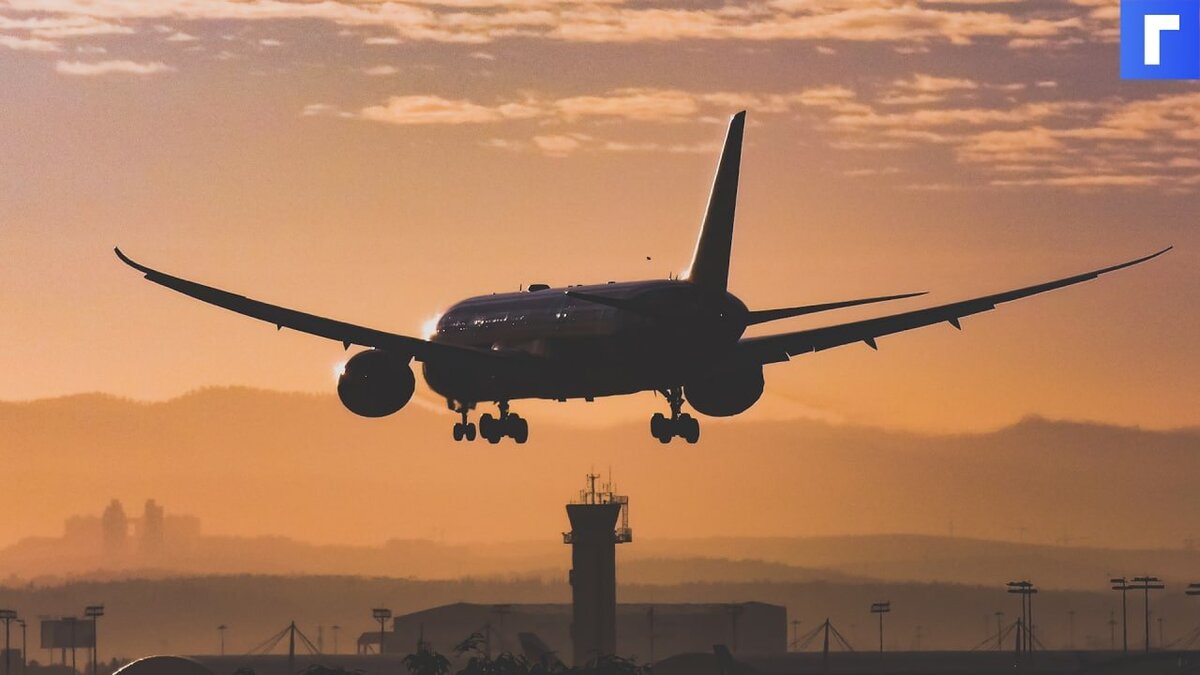 Boeing призвала приостановить полеты лайнеров 777 после ЧП в Колорадо Boeing призвала приостановить полеты лайнеров 777 после ЧП в Колорадо