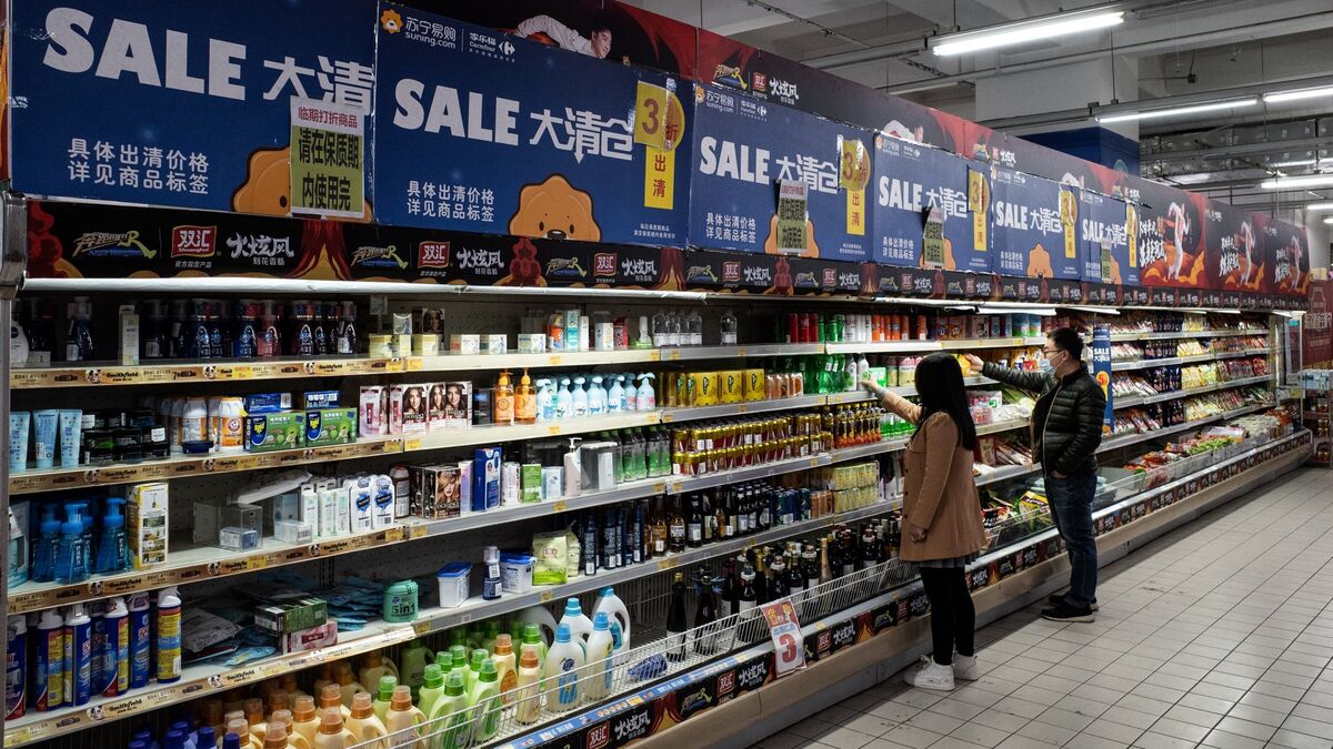 Не поверите, в чем ходят в супермаркеты китайцы: русским бы и в голову не пришло