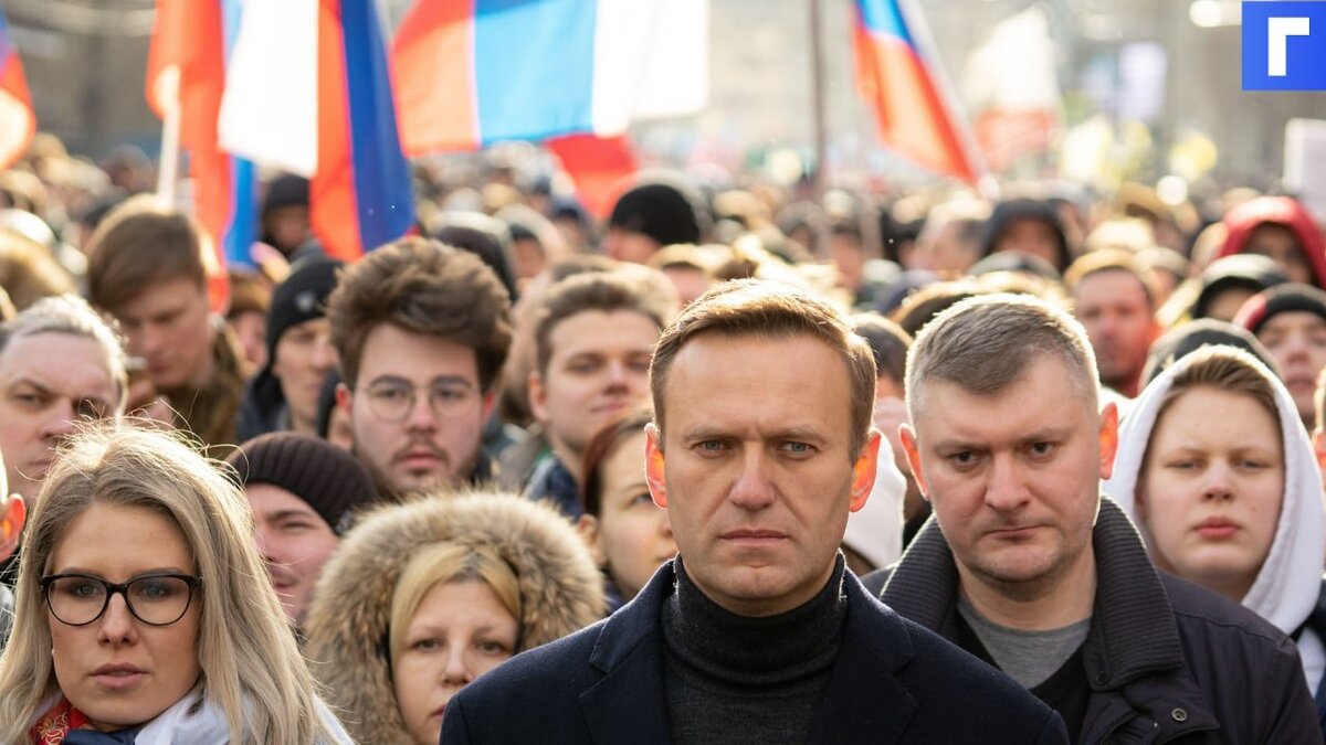 Навальный назвал беззаконием суд в отделе полиции 