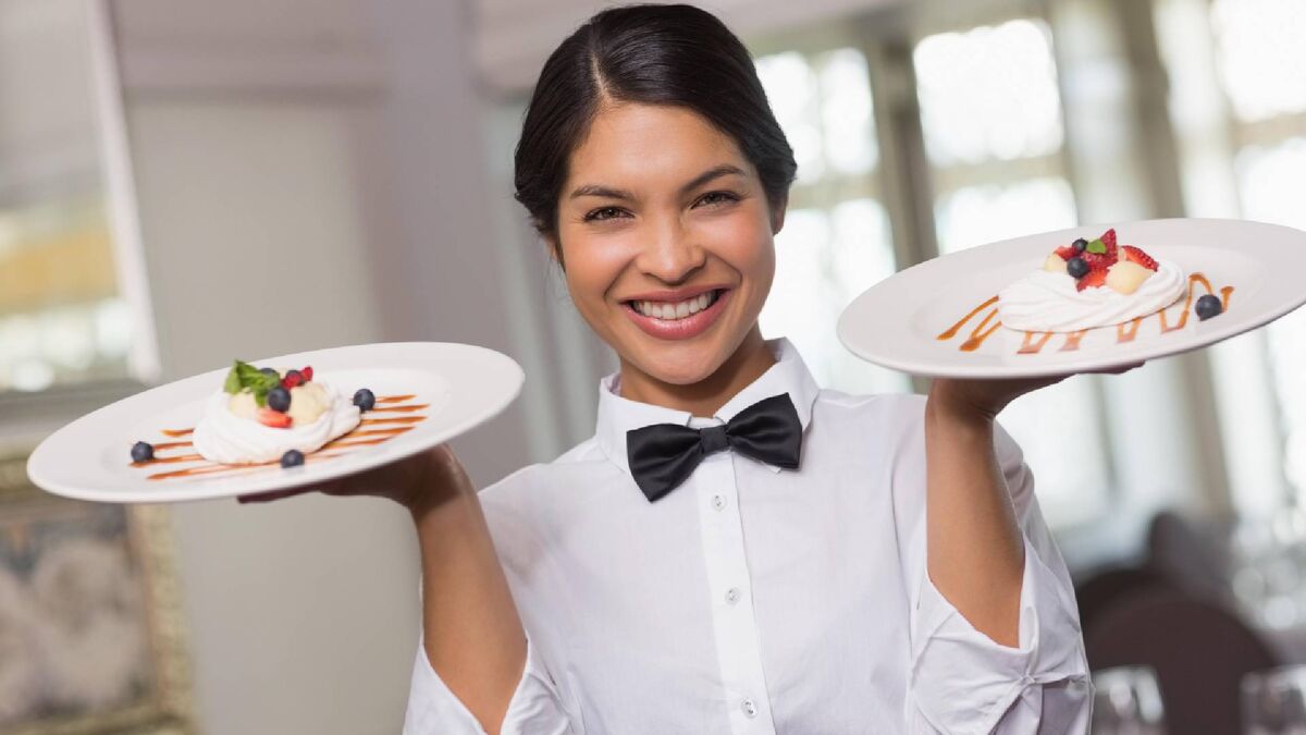 Почему в ресторанах еду подают на больших тарелках: уловки владельцев ни при чем