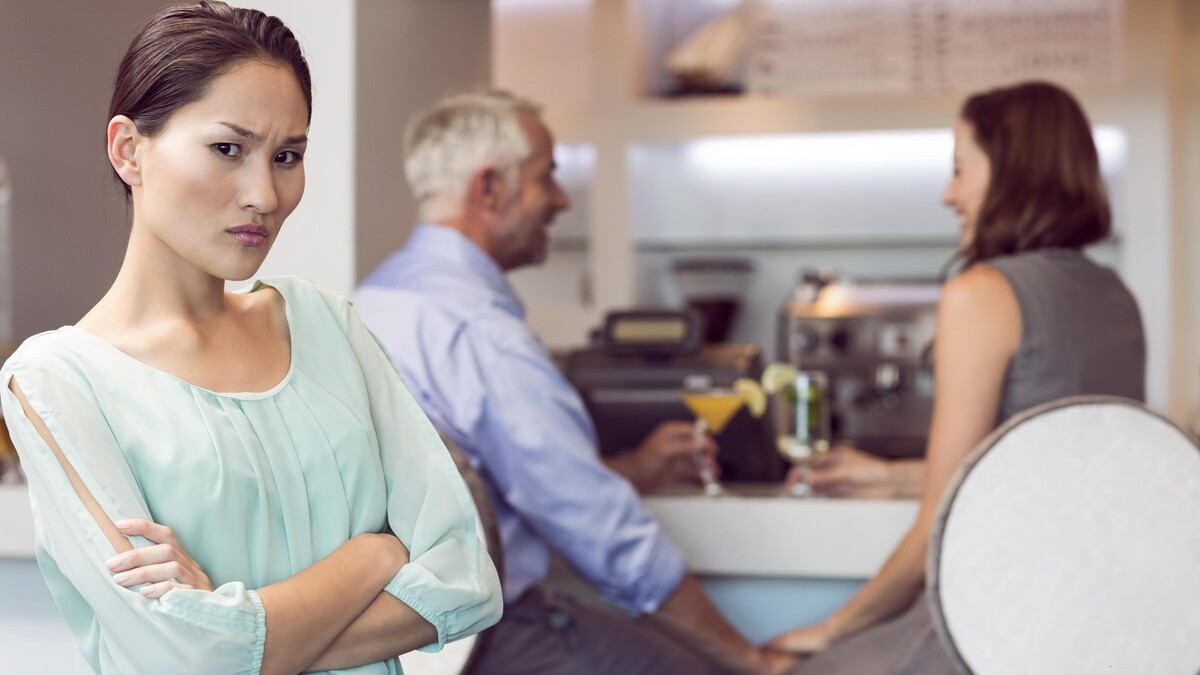 Завистливых подруг всегда выдает это: обходите таких десятой дорогой