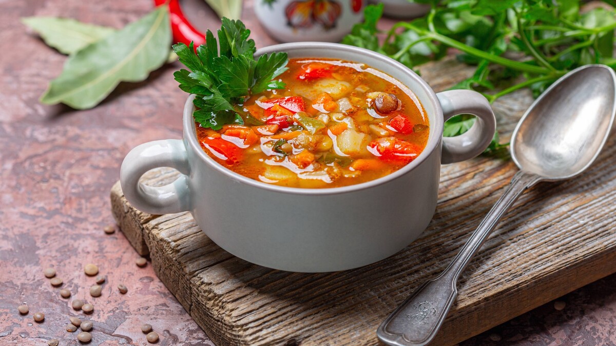 Без муки, крахмала и сливок: эти продукты моментально загустят суп и вкус не испортят