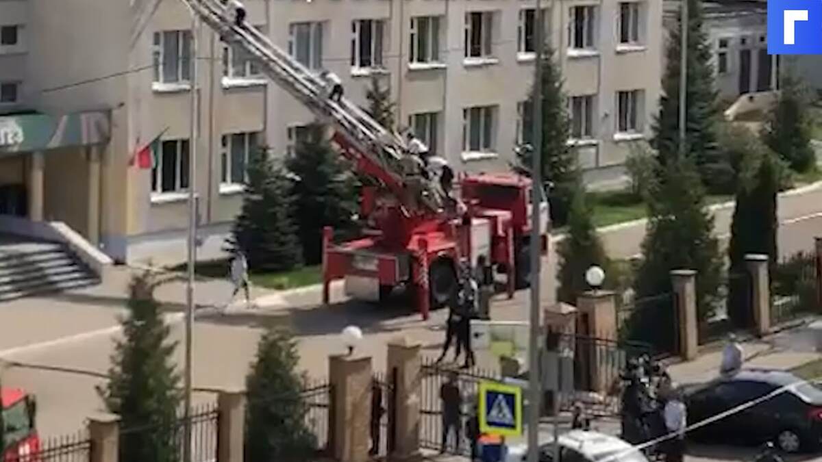 Девять человек погибли в результате стрельбы в казанской школе