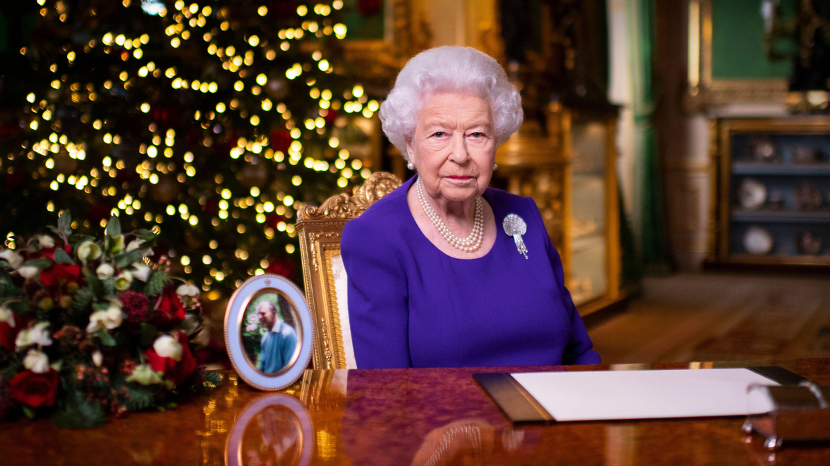 Главный секрет королевы: любимое блюдо Елизаветы II к Рождеству готовят несколько месяцев